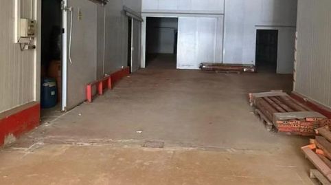 Nave de 1900m2 en Quart de Poblet con Cámaras Frigoríficas