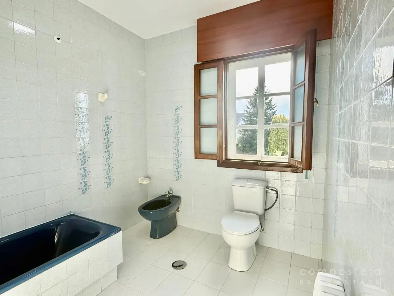 Bathroom of Houses for sale in O Milladoiro