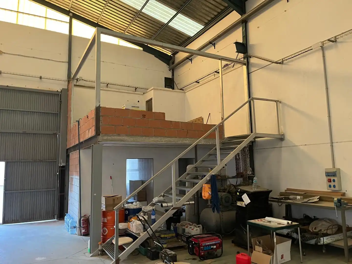 Nave industrial en venta en Fines