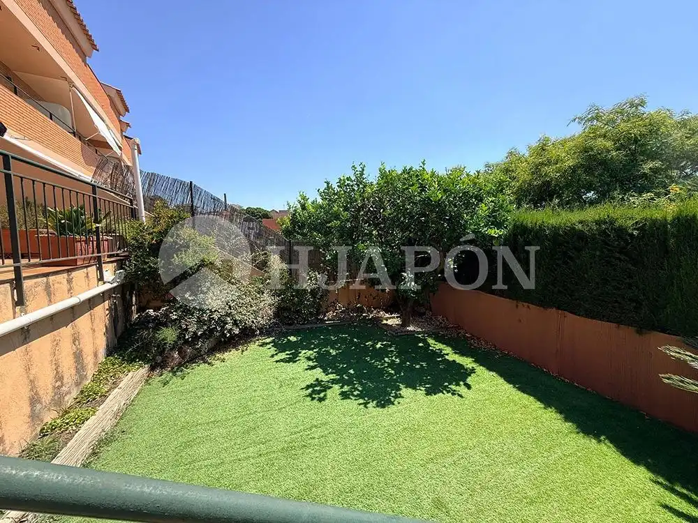 Jardín de Casa adosada en venta en El Masnou con Calefacción, Jardín privado y Terraza