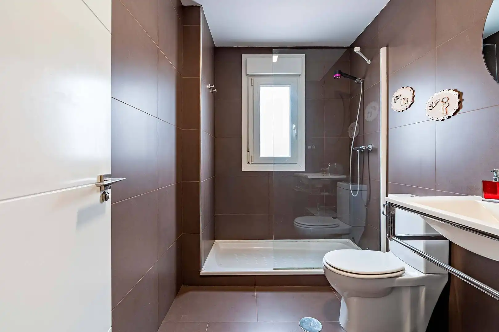 Bathroom of Detached homes for sale in Roquetas de Mar  with Air Conditioner and Community pool