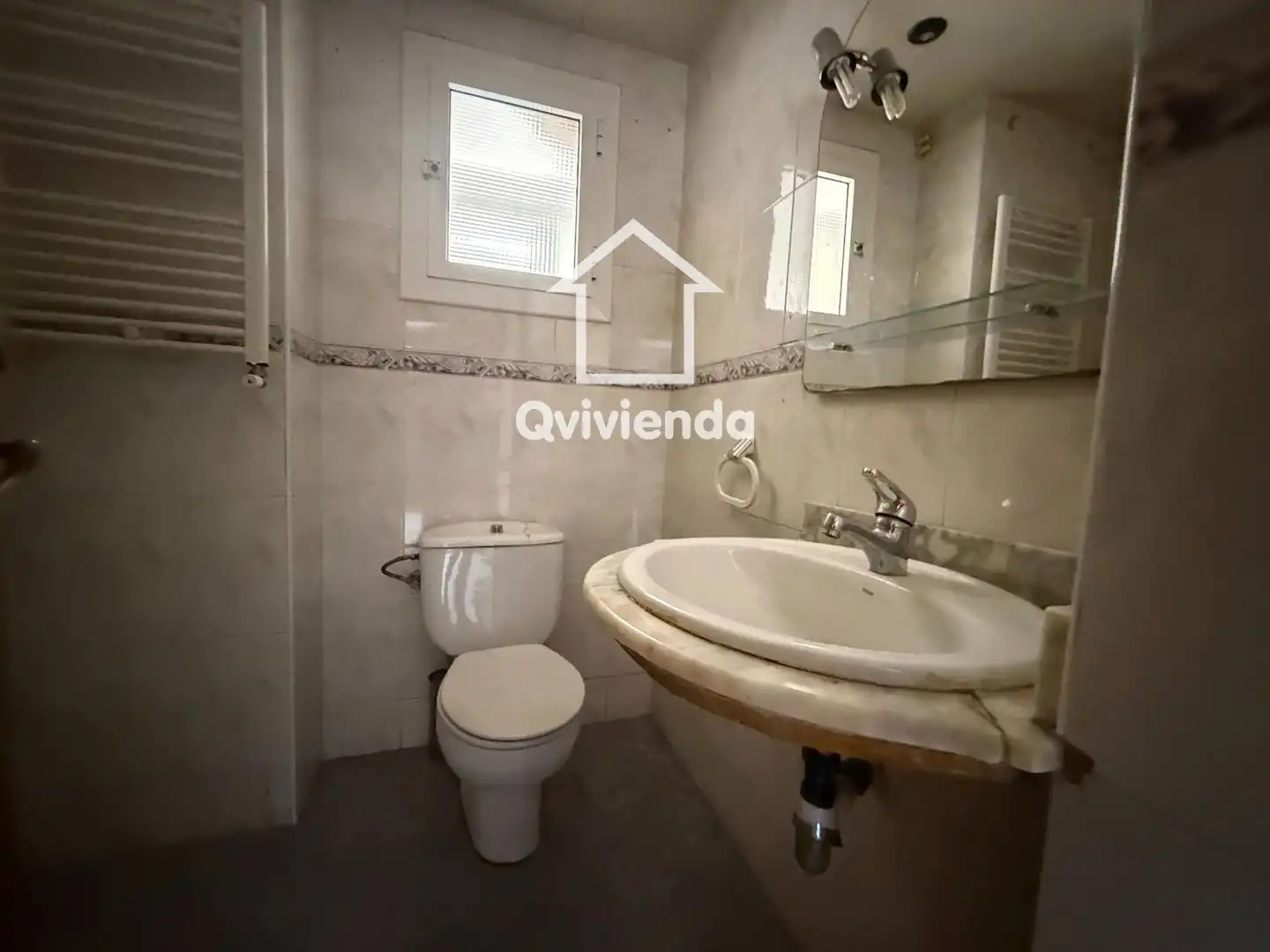 Baño de Piso en venta en Terrassa con Calefacción y Terraza
