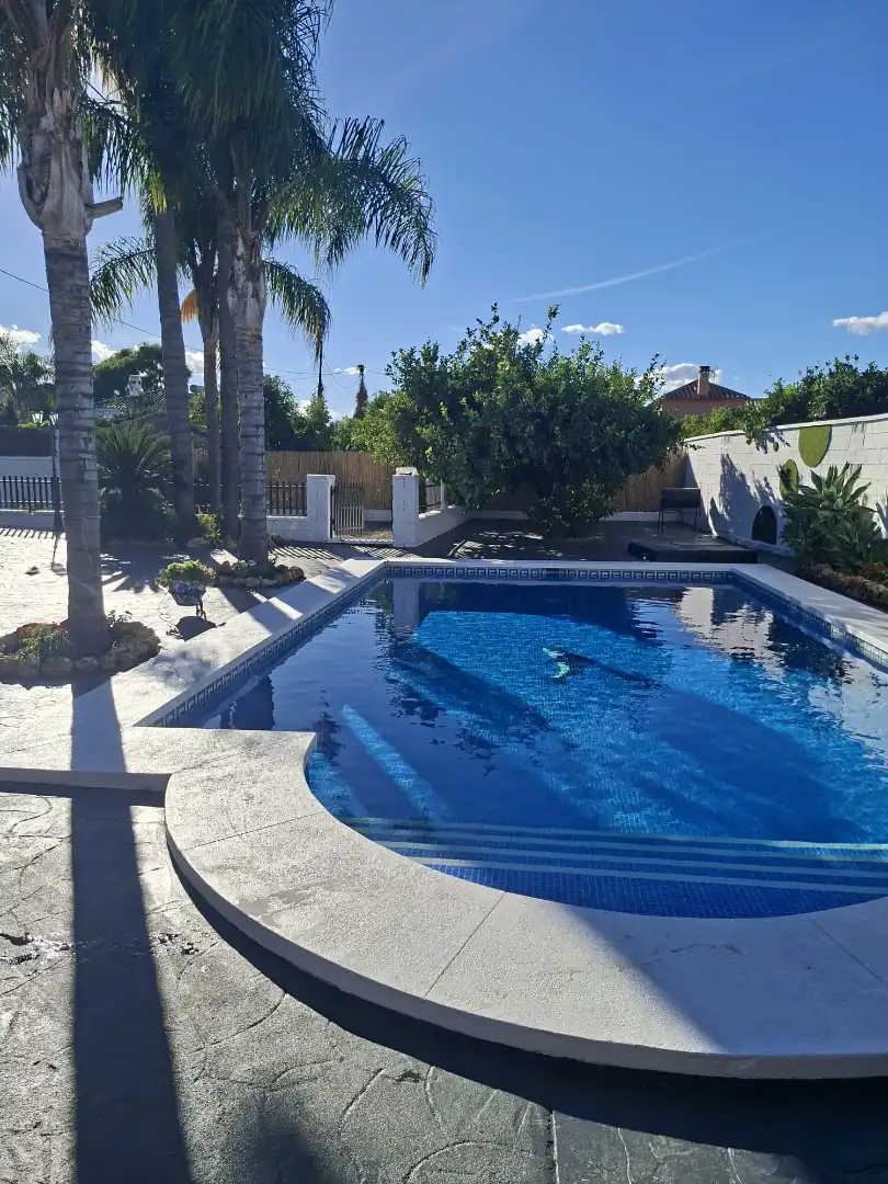 Piscina de Casa o chalet de alquiler en Alhaurín El Grande con Aire acondicionado, Jardín privado y Terraza