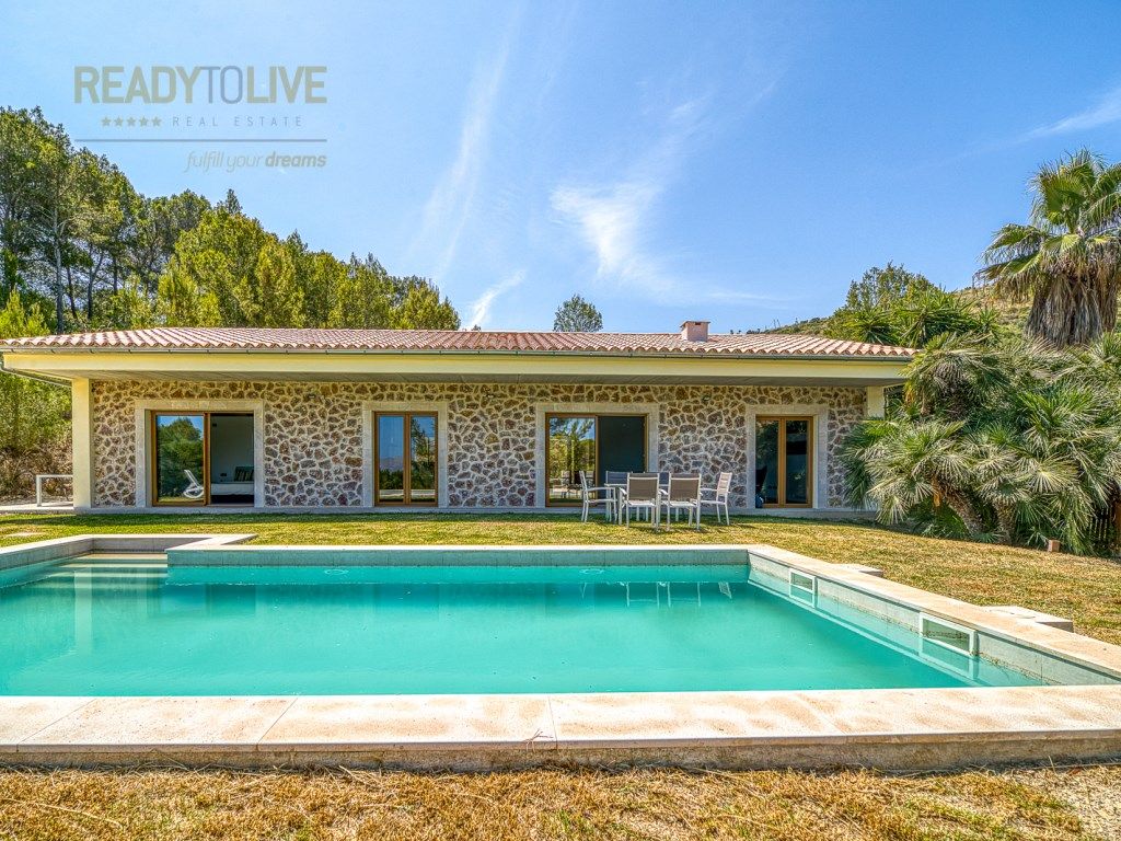 Exterior view of House or chalet for sale in Alcúdia  with Air Conditioner, Private garden and Terrace