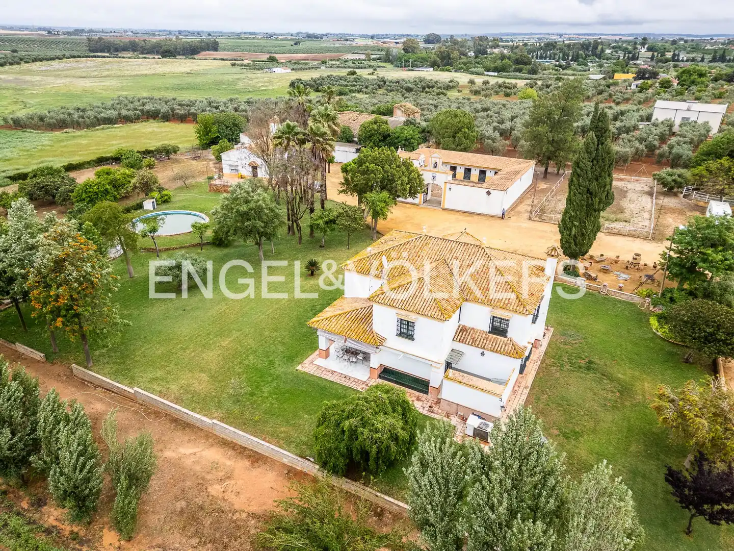Casa rústica amb terrassa en venda a Mairena del Alcor, imagen 4
