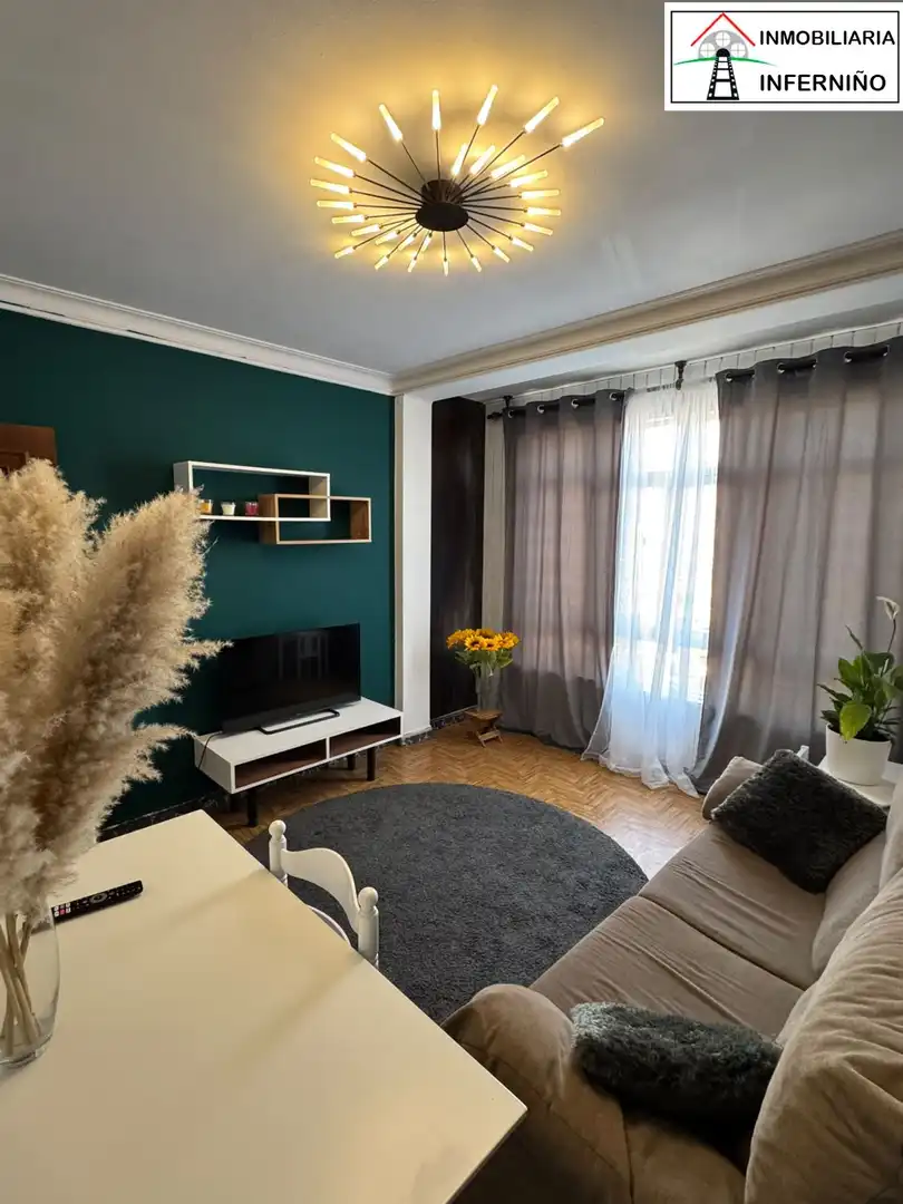 Wohnzimmer von Wohnung zum Verkauf in Ferrol mit Abstellraum und Balkon
