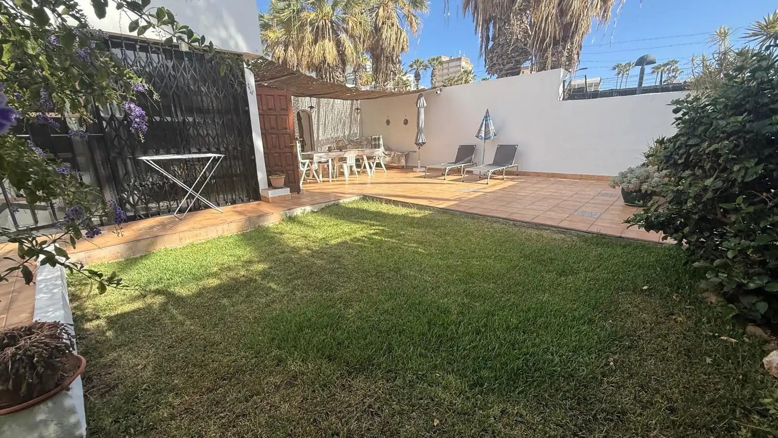 Garten von Erdgeschoss zum Verkauf in Arona mit Privatgarten, Terrasse und Abstellraum