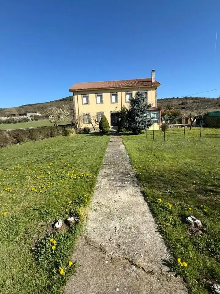 Casa in vendita a Calle Caboalles, imagen 2