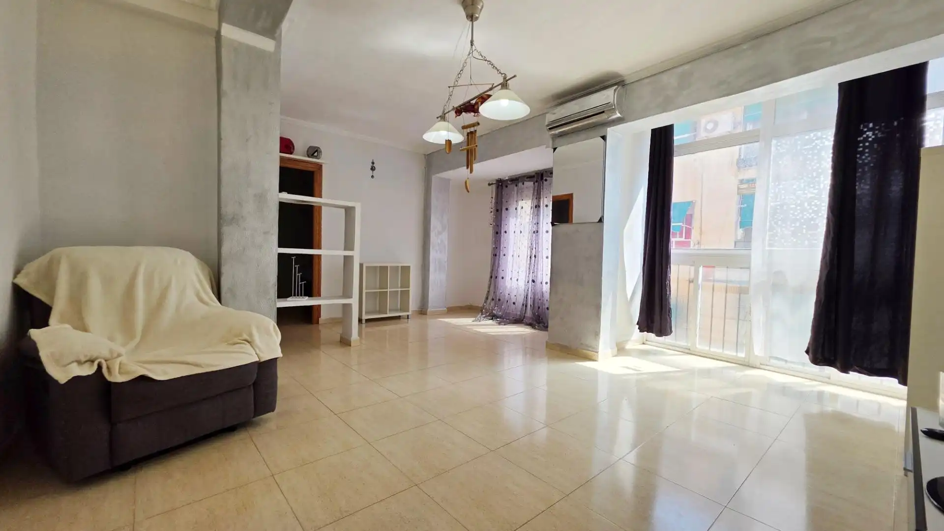 Wohnung zur Miete in Calle monforte del cid, Carolinas Altas