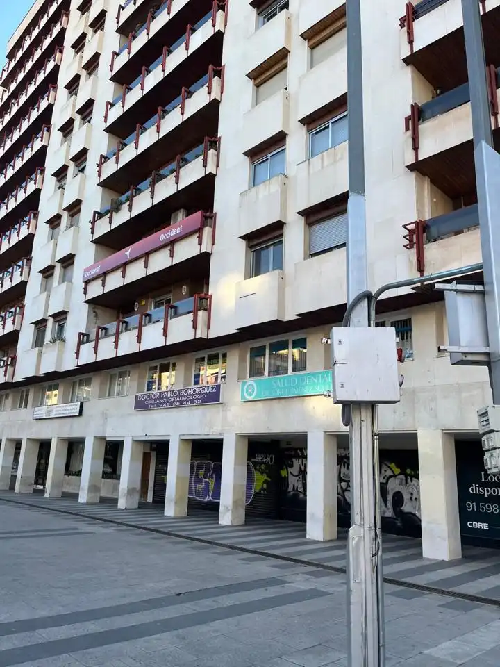 Local comercial de lloguer a De Santo Domingo
