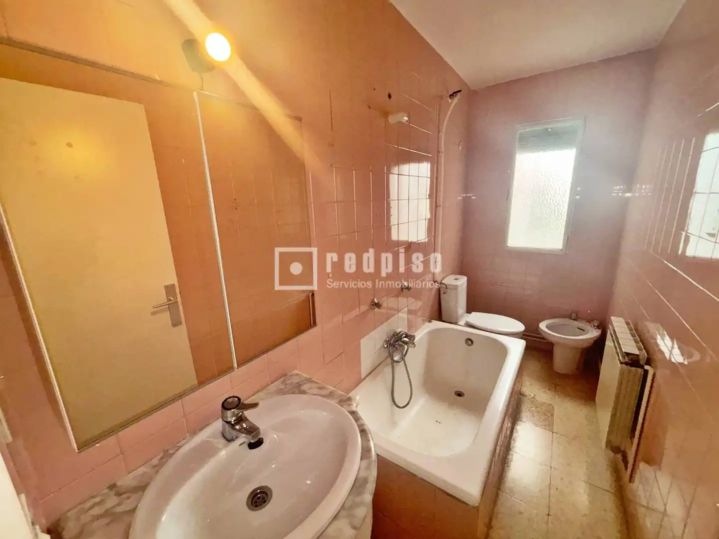 Baño de Piso en venta en Guadalajara con Calefacción, Terraza y Trastero