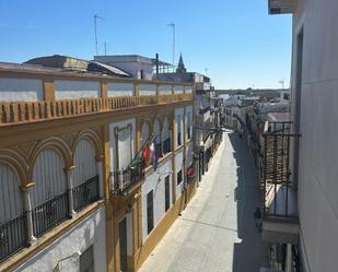 Vista exterior de Pis en venda en Bollullos Par del Condado amb Traster i Balcó