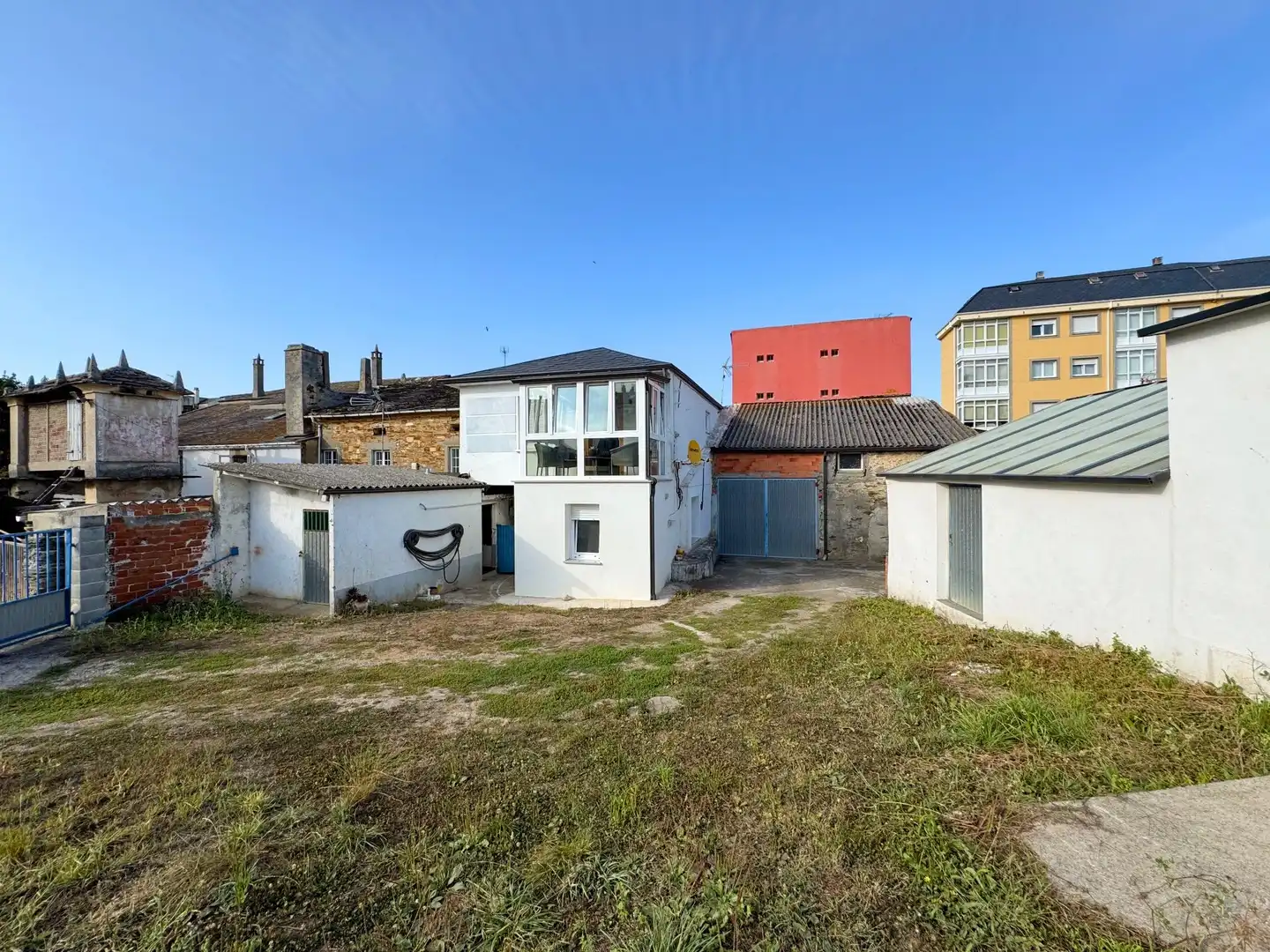 Vista exterior de Casa o xalet en venda en Foz amb Calefacció, Jardí privat i Terrassa