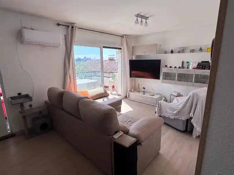 Sala d'estar de Pis de lloguer en Altafulla amb Aire condicionat, Parquet i Moblat