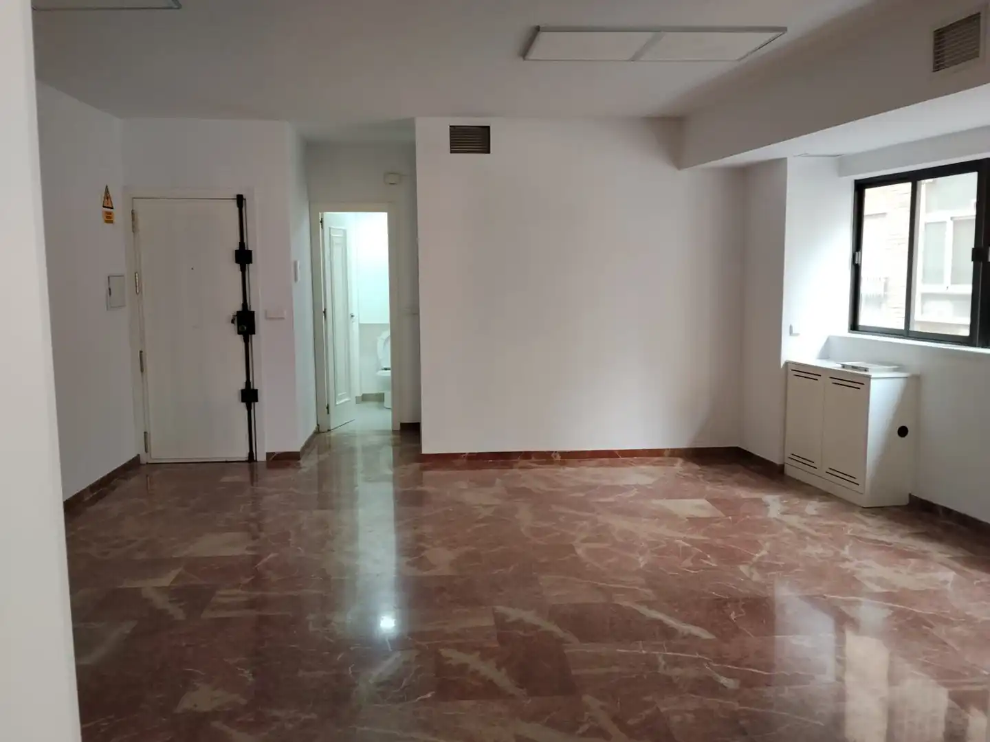 Office for rent in Motril  with Alarm