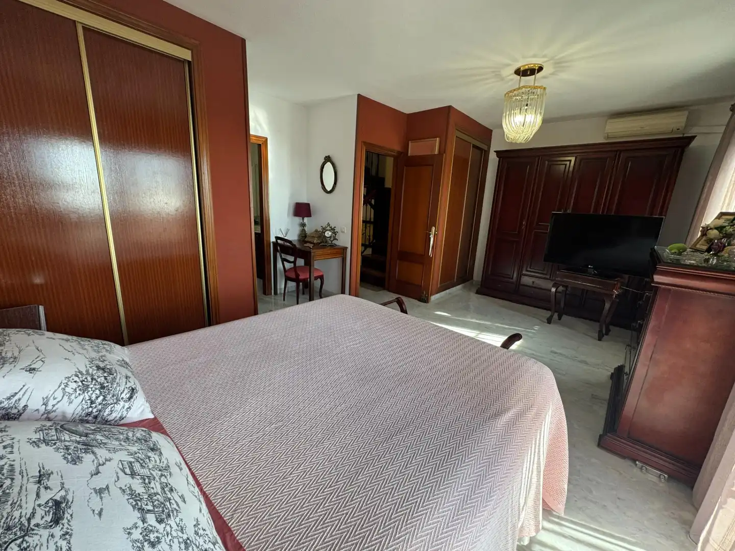 Habitación de Casa adosada en venta en Rincón de la Victoria con Aire acondicionado, Calefacción y Jardín privado