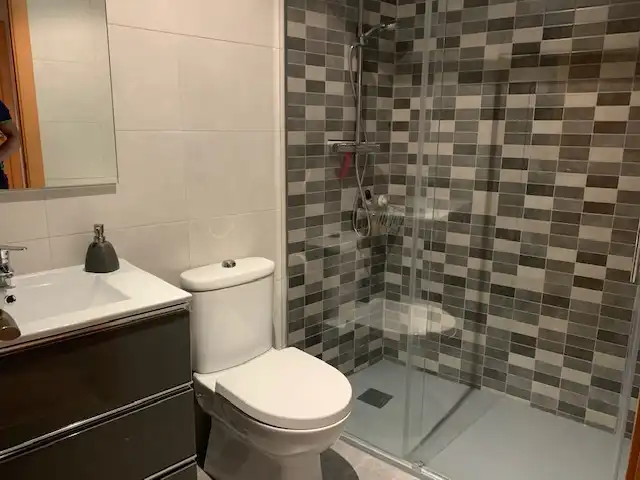 Baño de Piso de alquiler en Puertollano con Aire acondicionado, Calefacción y Terraza