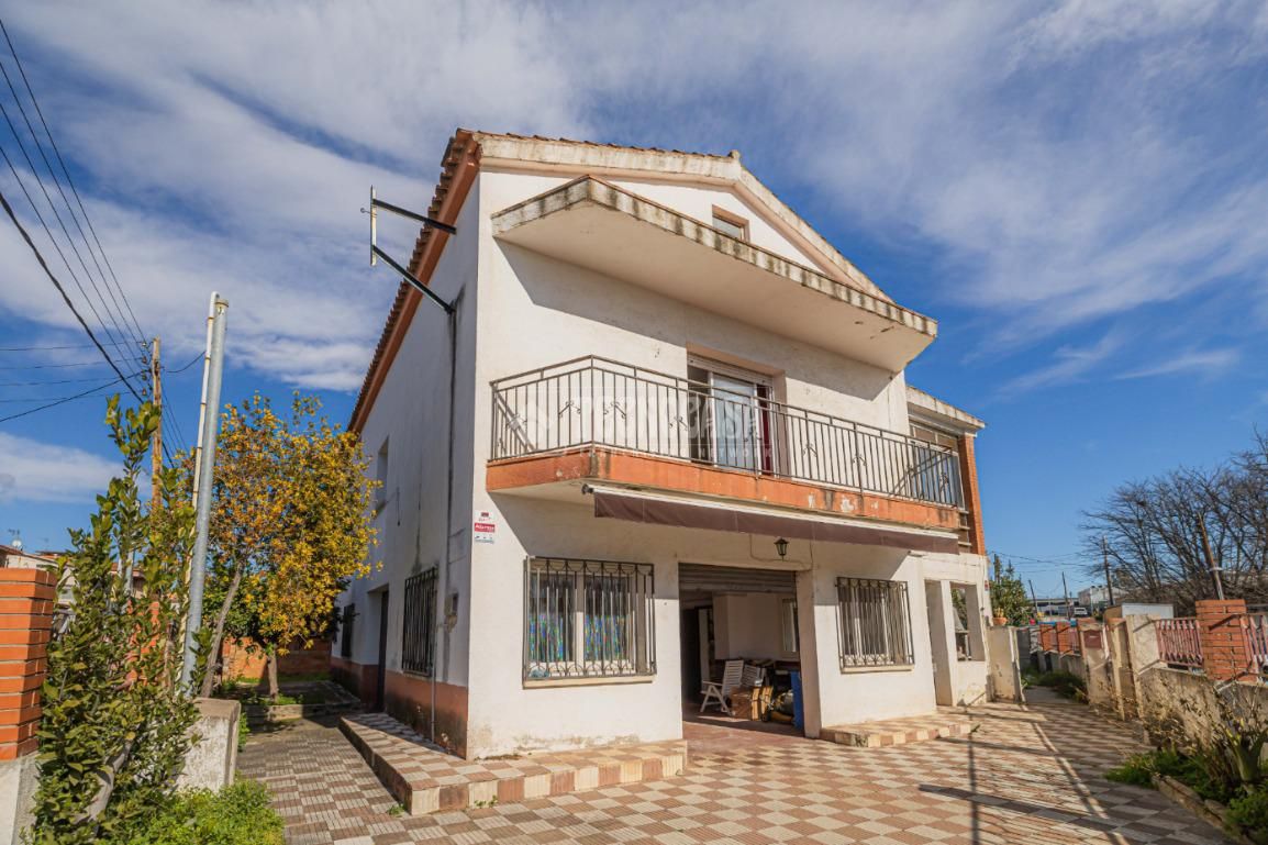 Exterior view of House or chalet for sale in Mollet del Vallès  with Heating, Private garden and Balcony