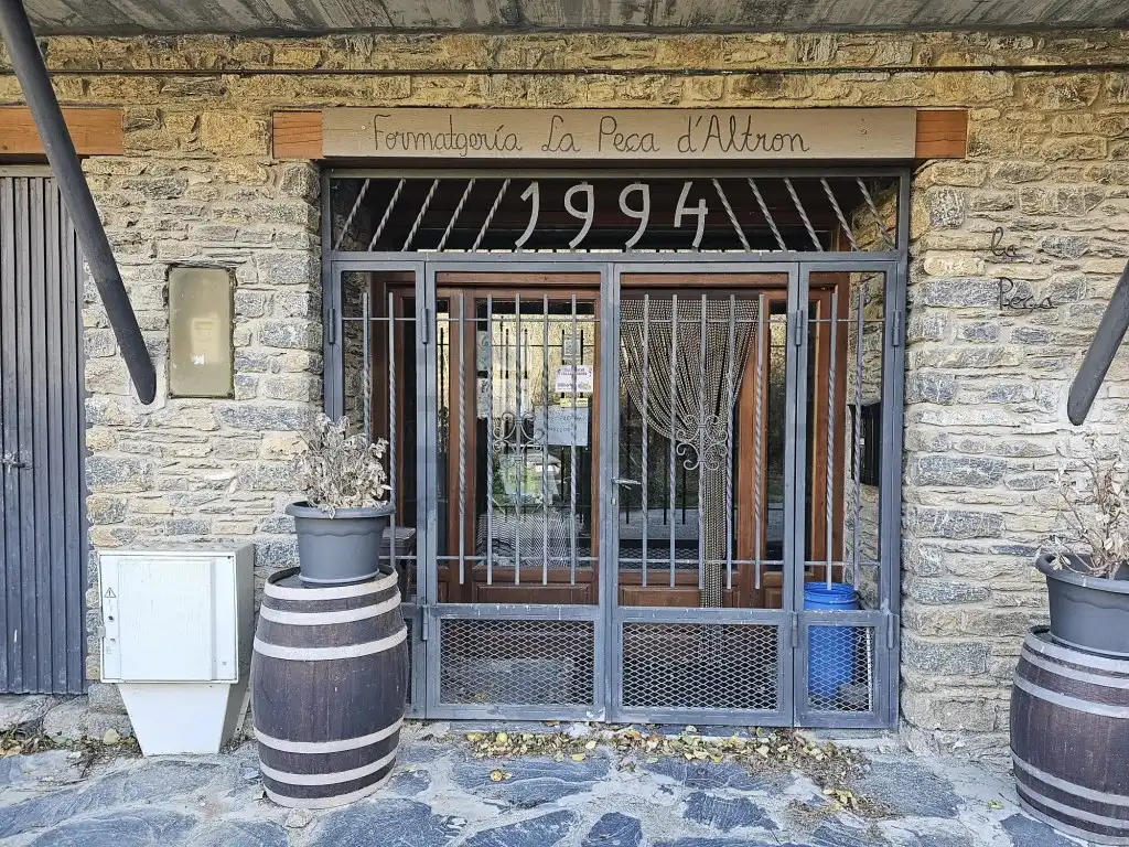 Casa o chalet en venta en Calle Nucleo De Altron, Sort
