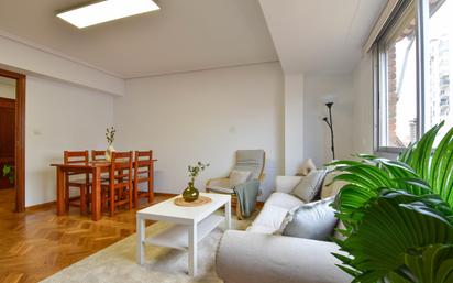 Living room of Flat to rent in  Valencia Capital  with Air Conditioner, Heating and Balcony