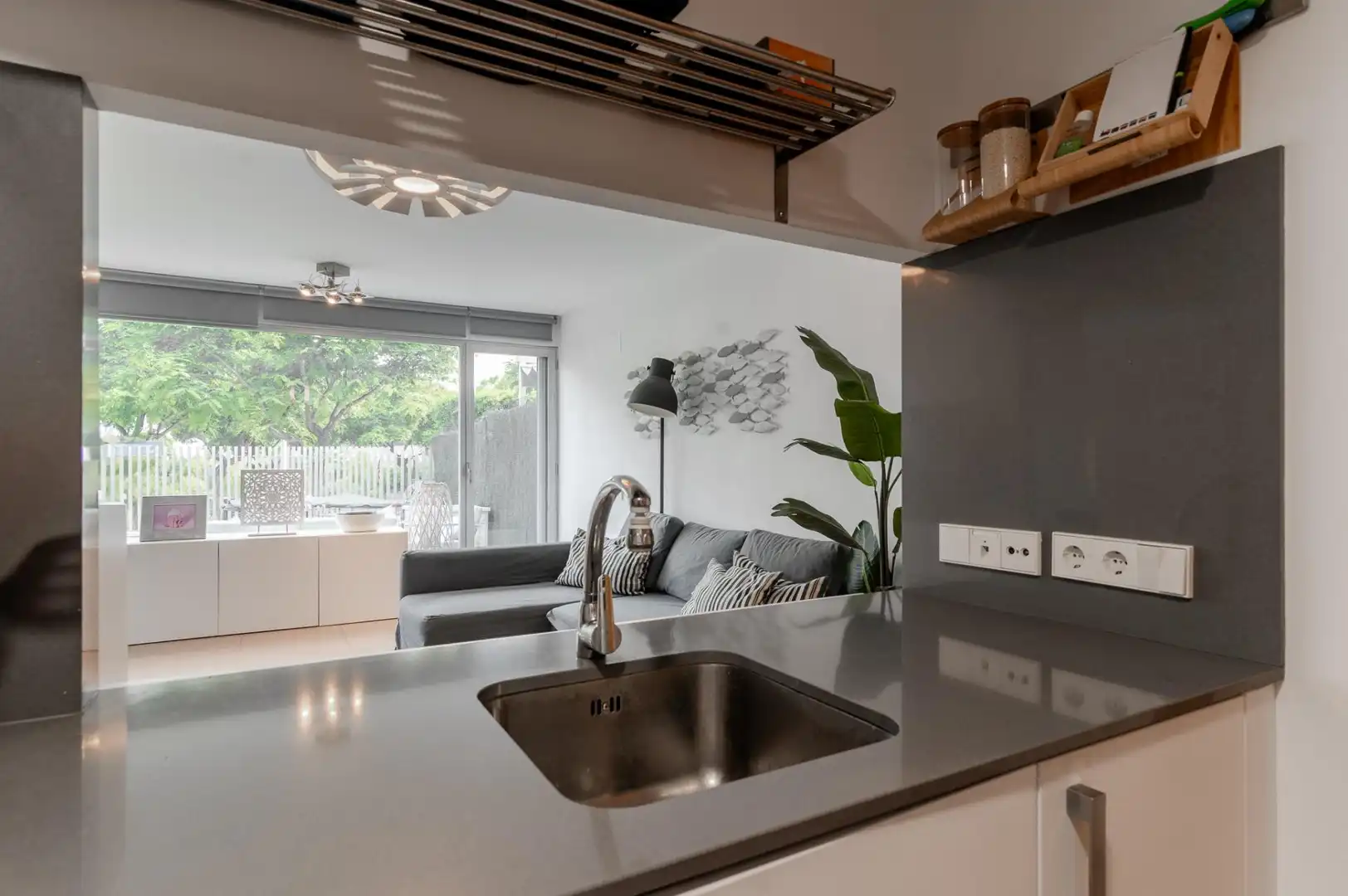 Cuina de Apartament en venda en Oropesa del Mar / Orpesa amb Aire condicionat, Jardí privat i Terrassa