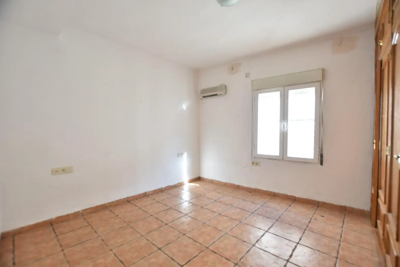 Bedroom of Flat for sale in Granada  with Balcony