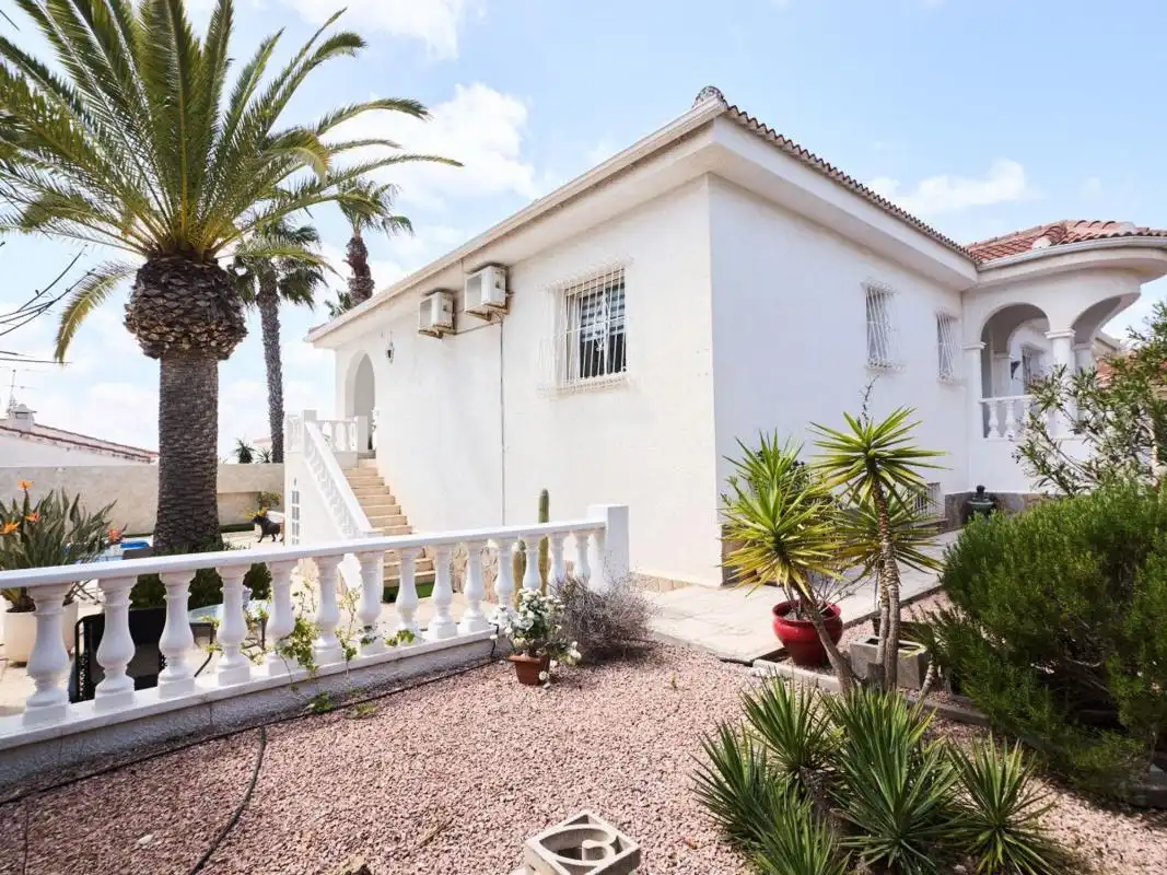 Exterior view of Houses for sale in Rojales  with Air Conditioner and Private garden