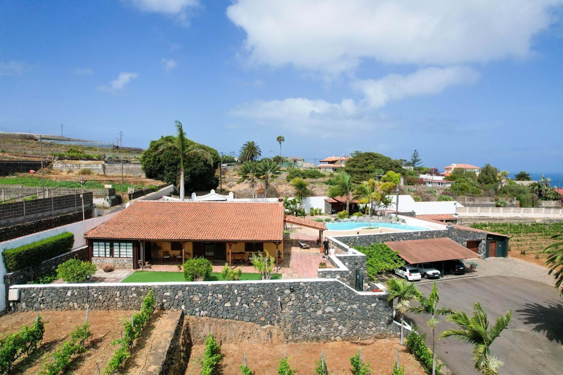 Exterior view of House or chalet for sale in San Cristóbal de la Laguna  with Terrace