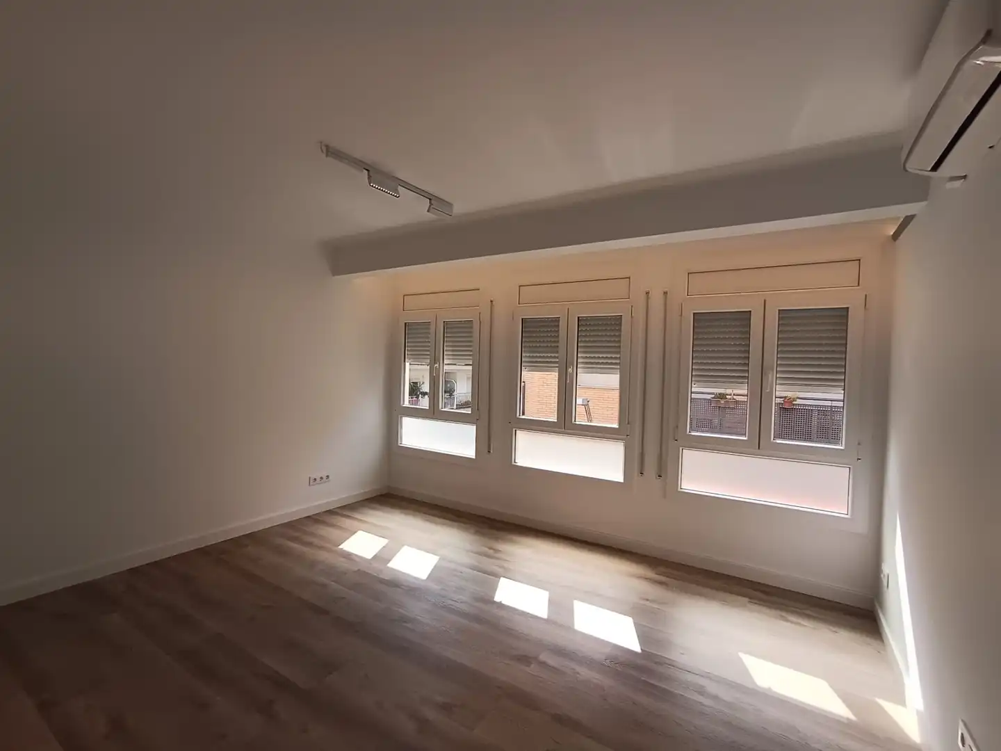Flat for rent in RIU TERRI, Eixample Sud – Migdia