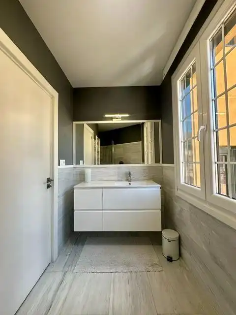 Badezimmer von Wohnung zum Verkauf in Burgos mit Heizung, Parkett und Möbliert