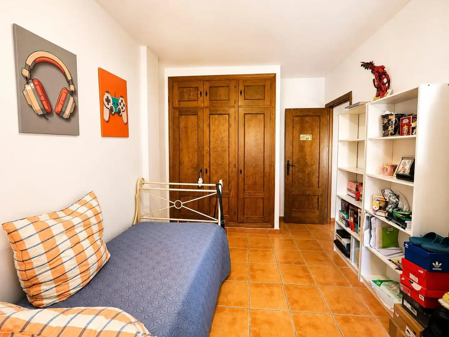 Habitación de Casa adosada en venta en Los Barrios