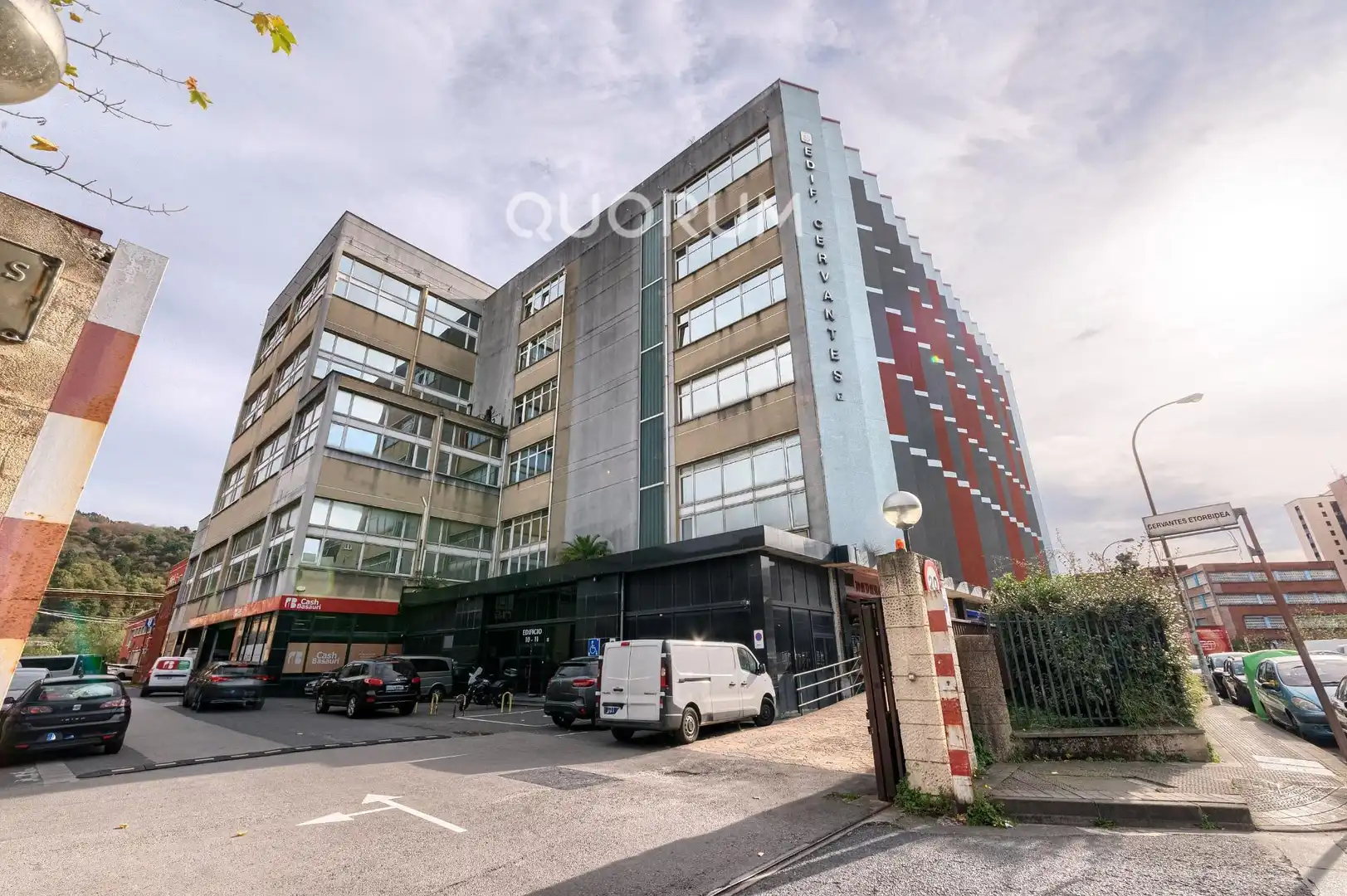 Vista exterior de Local en venta en Basauri  con Aire acondicionado