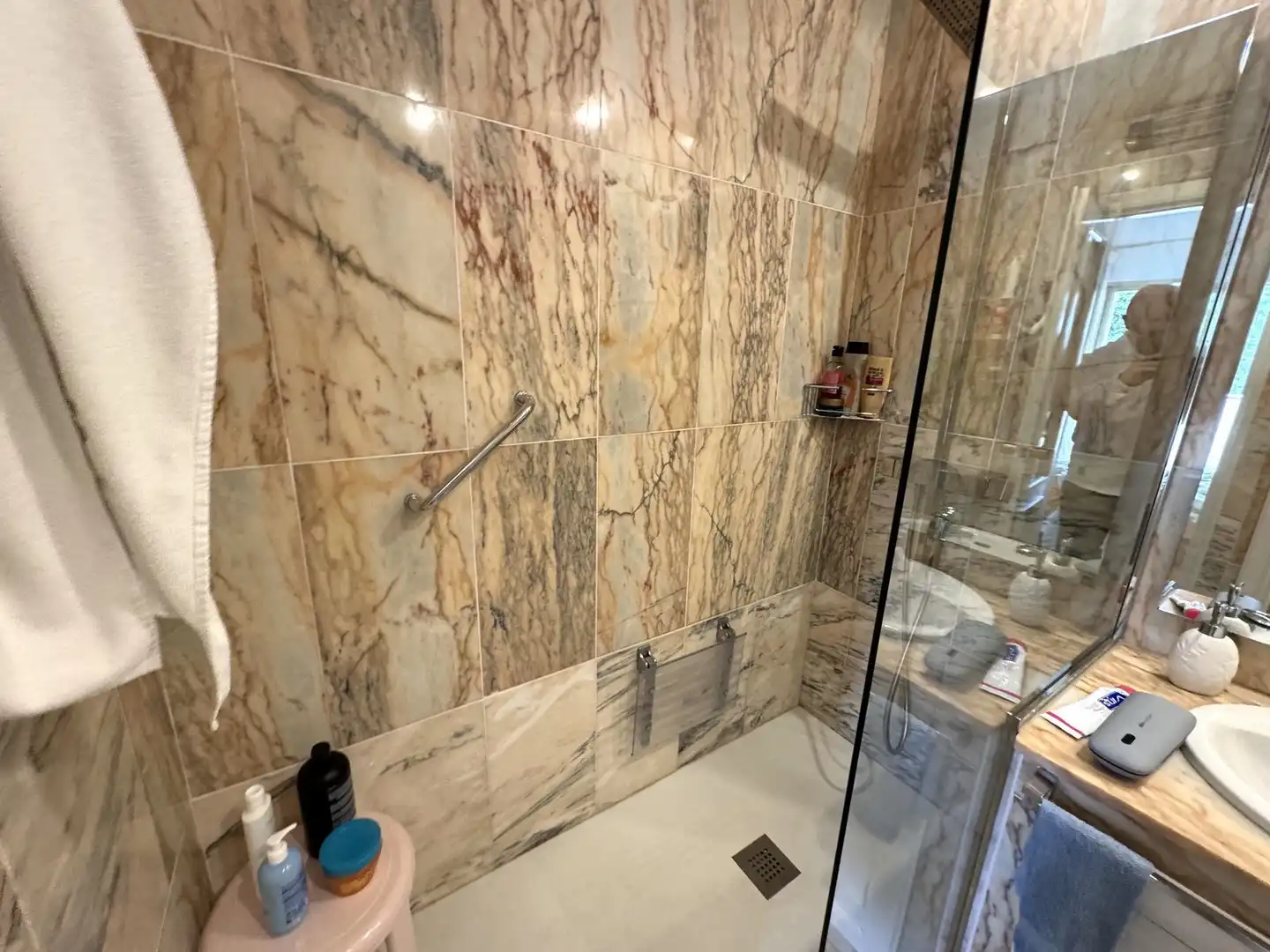 Baño de Dúplex en venta en Marbella con Aire acondicionado, Terraza y Amueblado