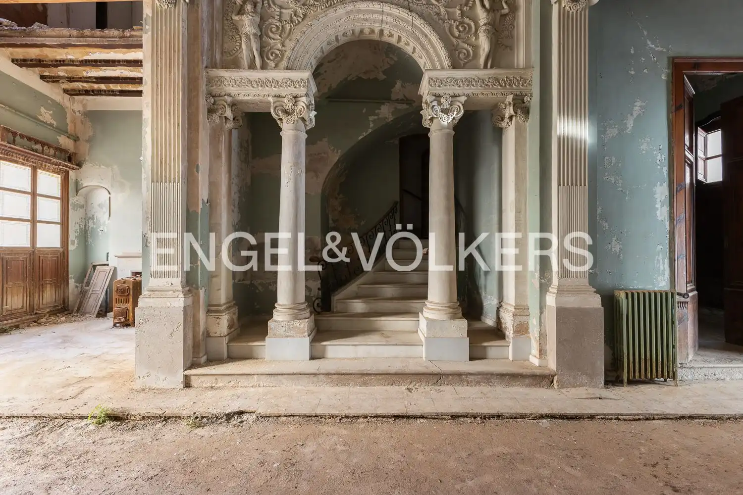 Houses for sale in Sueca  with Heating, Terrace and Balcony