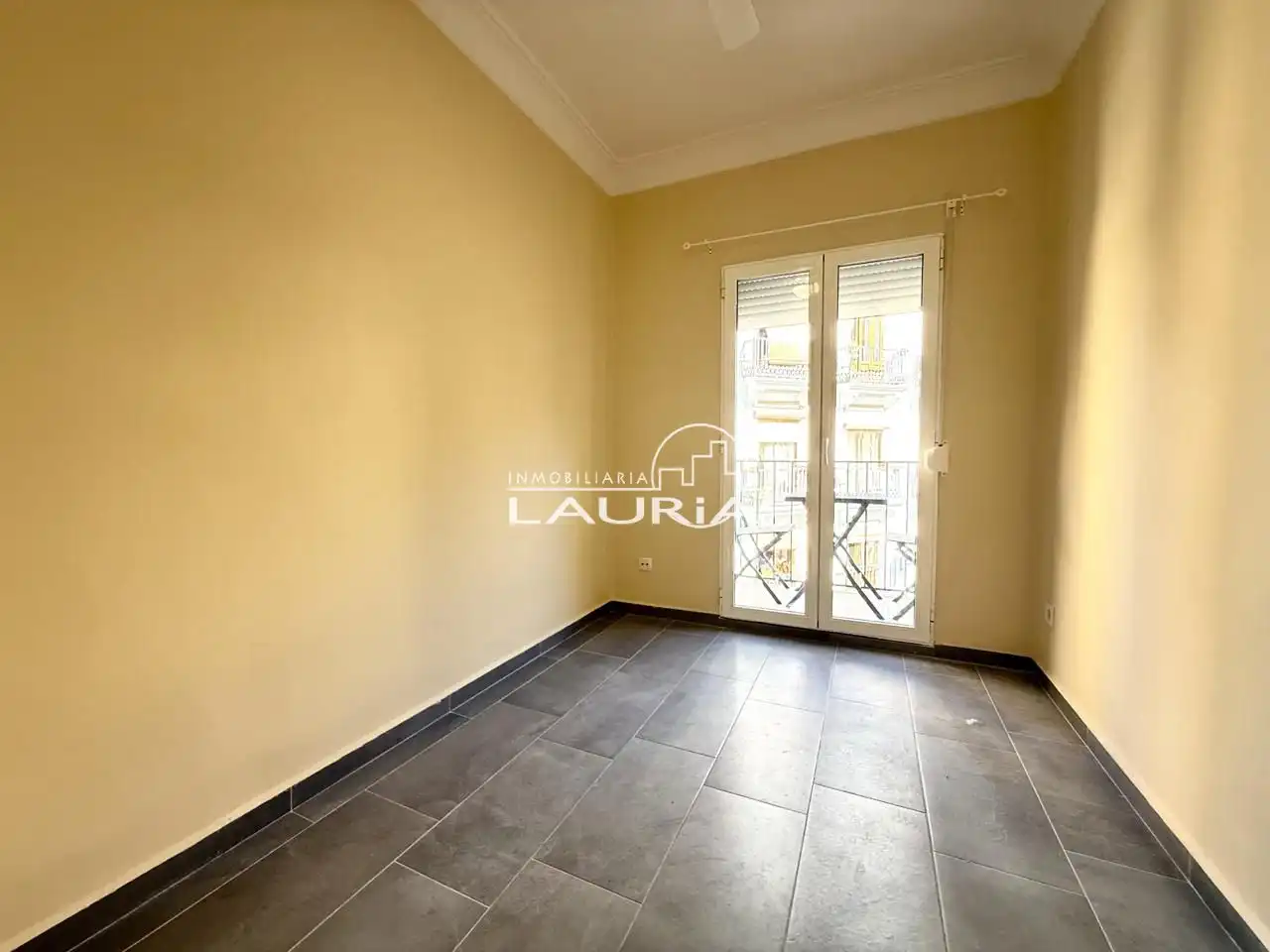 Bedroom of Flat for rent in Valencia  with Air Conditioner, Heating and Terrace