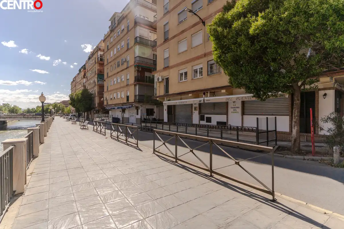 Vista exterior de Piso en venta en Granada con Aire acondicionado y Terraza