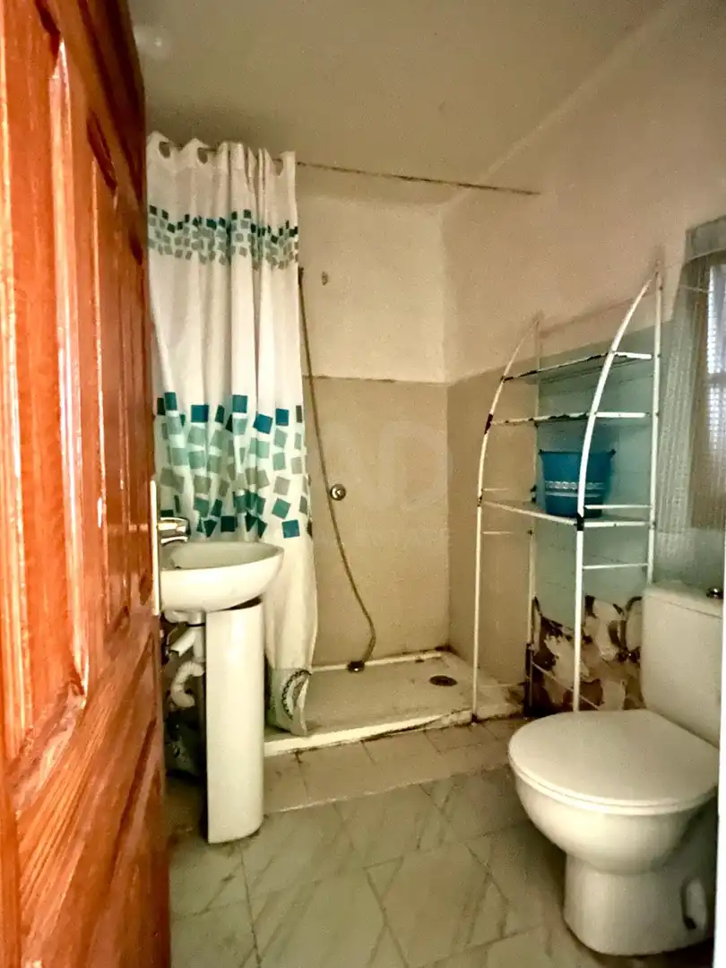 Bany de Casa o xalet en venda en Santa Marina del Rey amb Calefacció