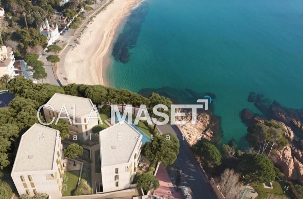Exterior view of Flat for sale in Sant Feliu de Guíxols  with Heating and Private garden