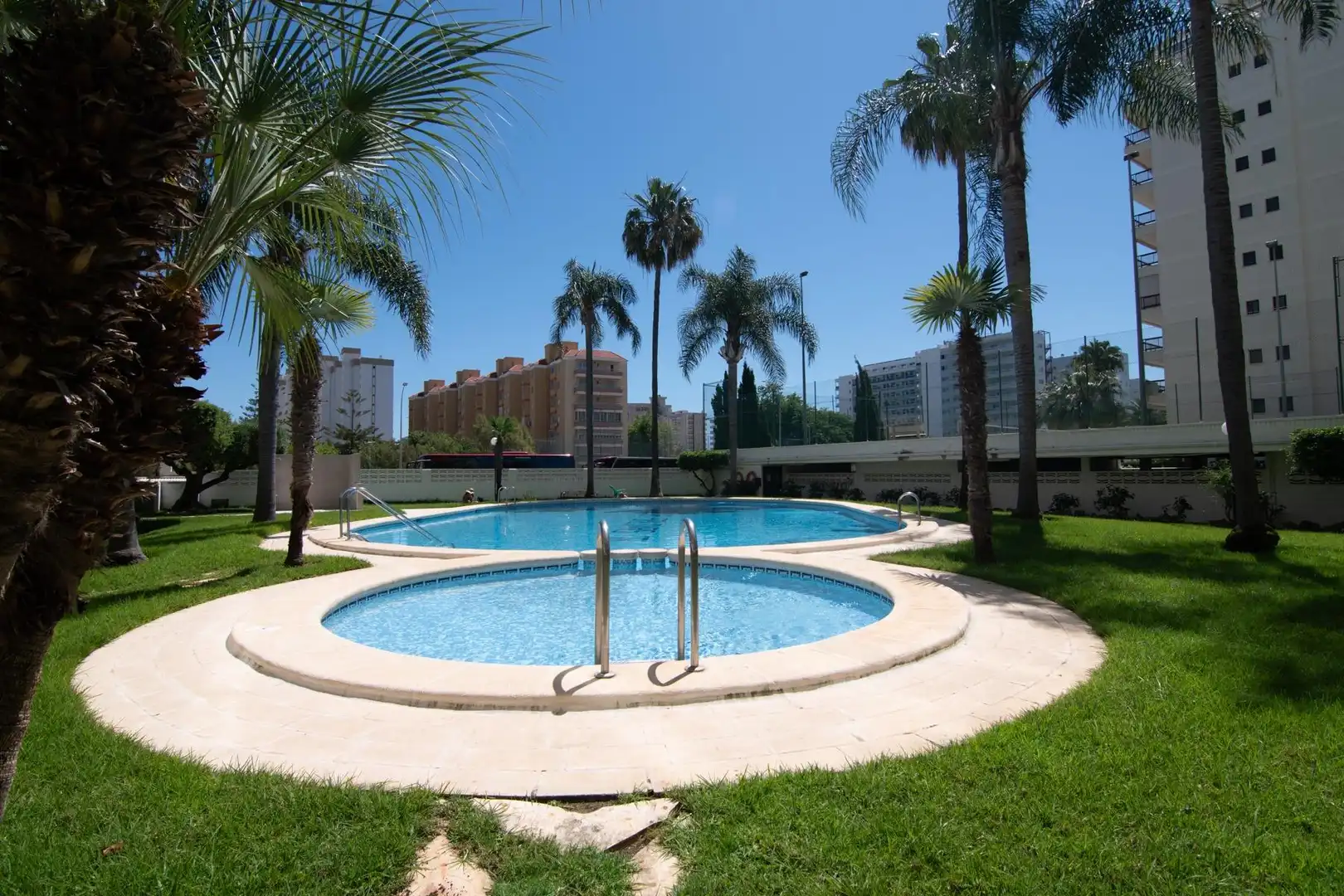 Piscina de Apartamento en venta en Gandia con Terraza y Piscina comunitaria