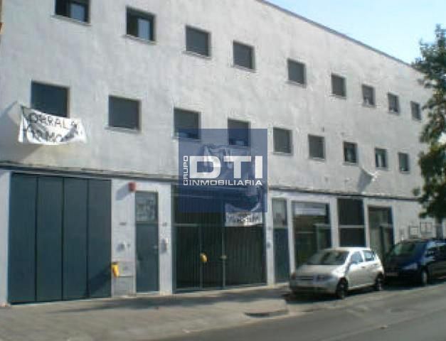 Vista exterior de Traster en venda en Alcalá de Guadaira