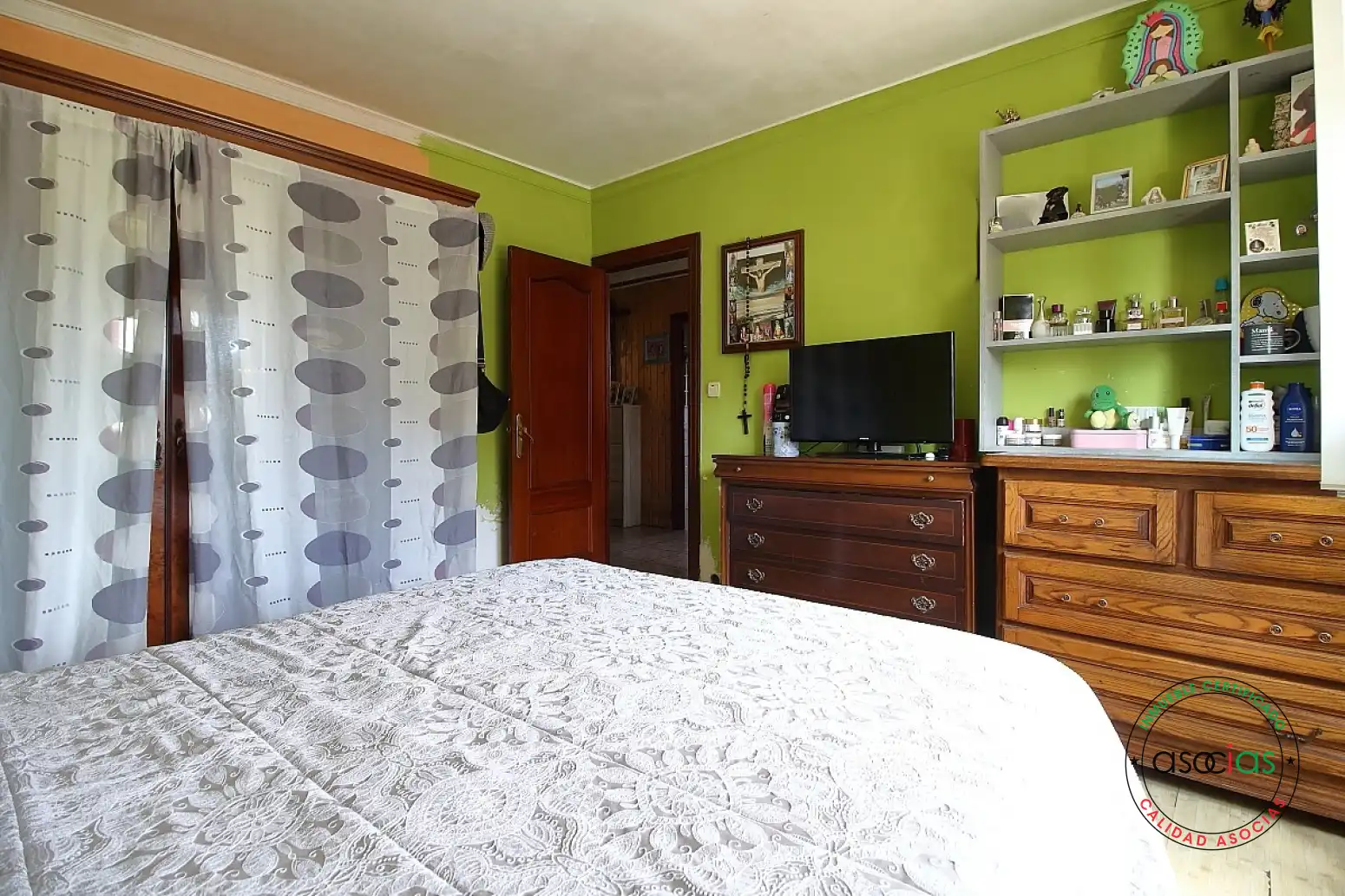 Dormitori de Casa o xalet en venda en Gijón  amb Calefacció