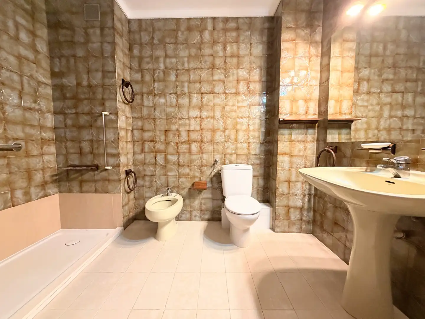 Baño de Piso en venta en Vilanova i la Geltrú con Calefacción y Horno