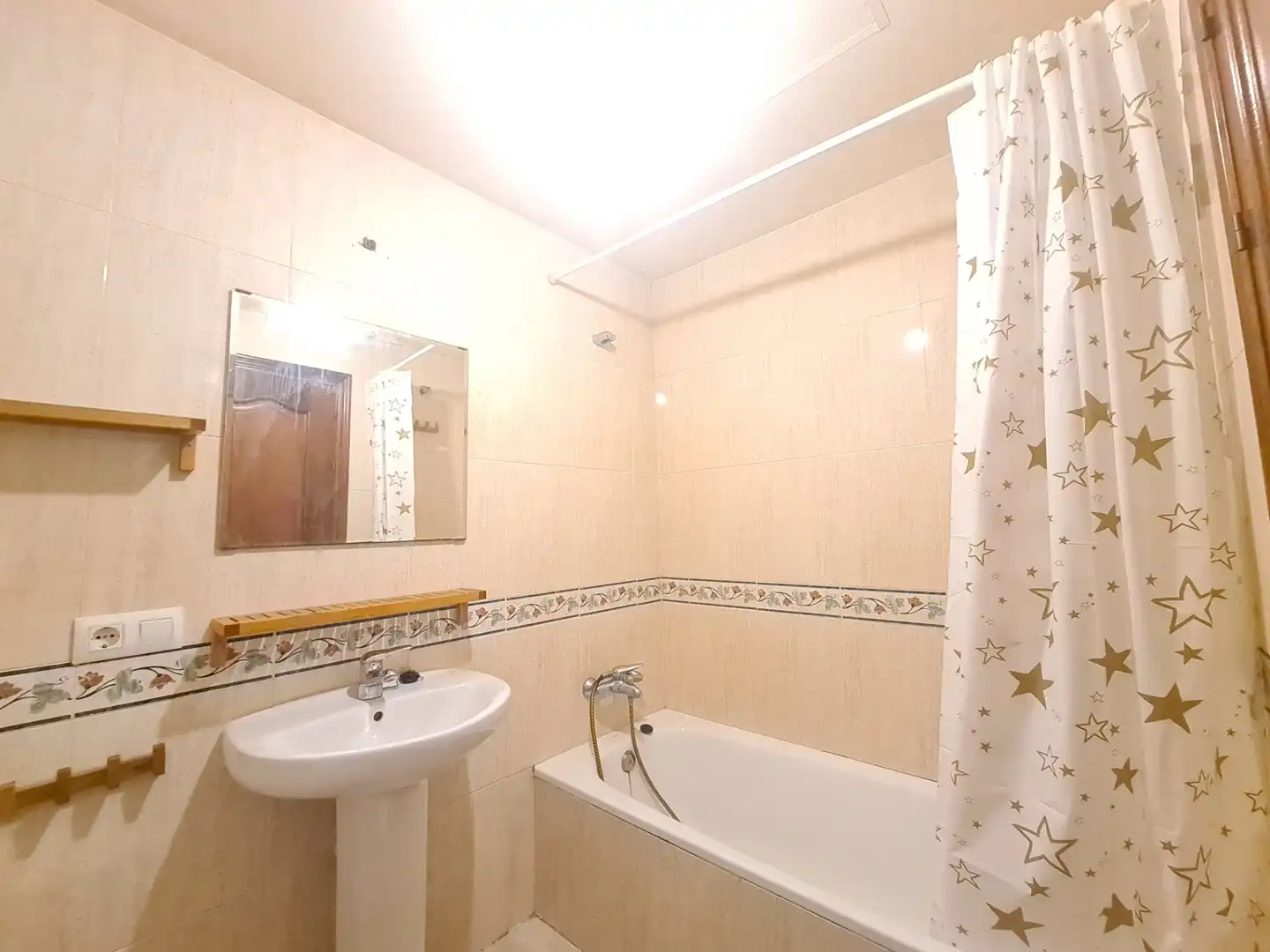 Bathroom of Apartments for sale in Dos Hermanas