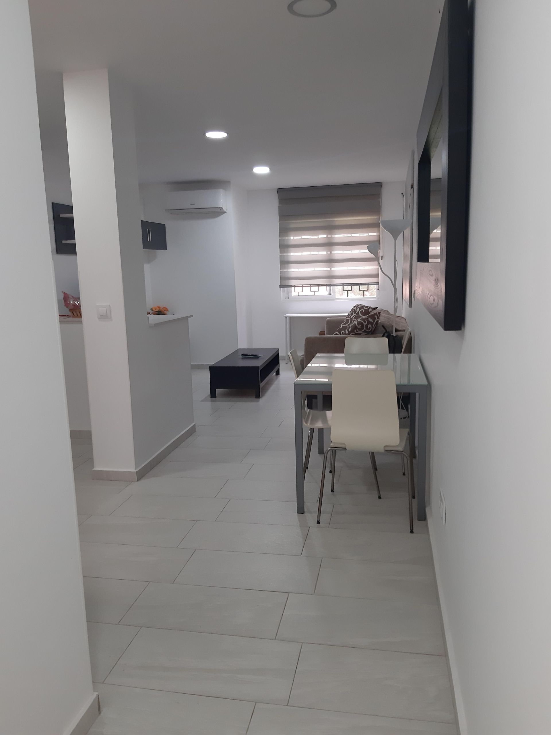 Sala d'estar de Pis de lloguer en Algeciras amb Aire condicionat i Moblat