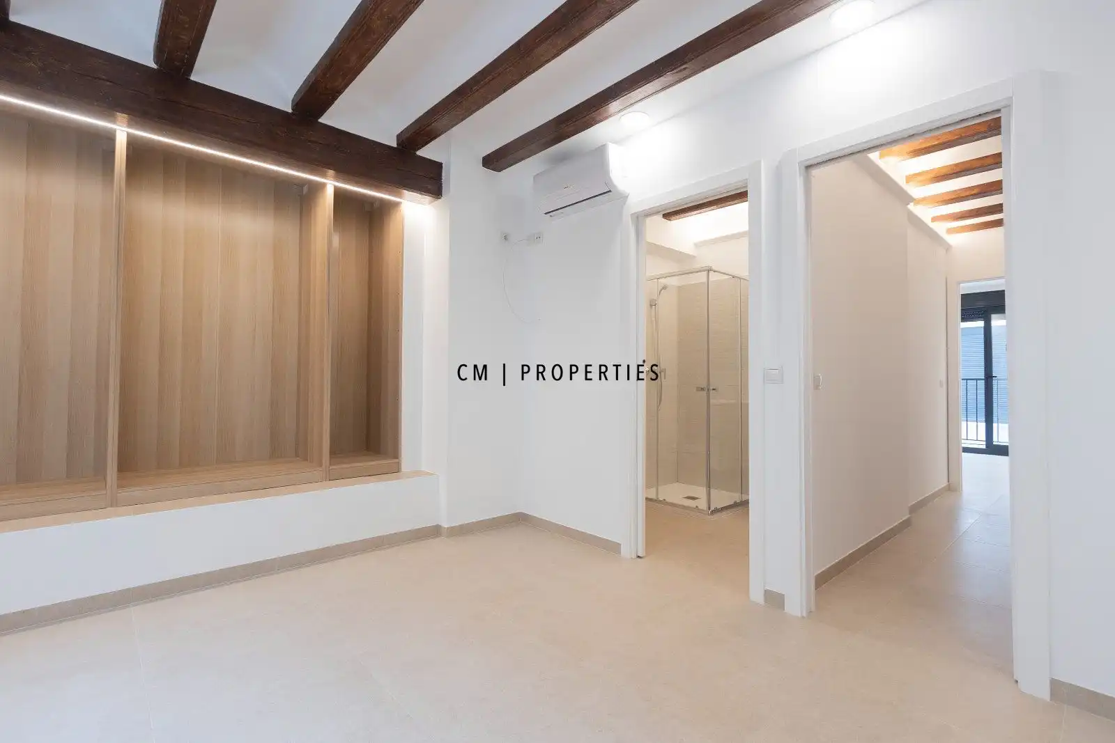 Bedroom of Flat for sale in Valencia  with Air Conditioner, Heating and Swimming Pool