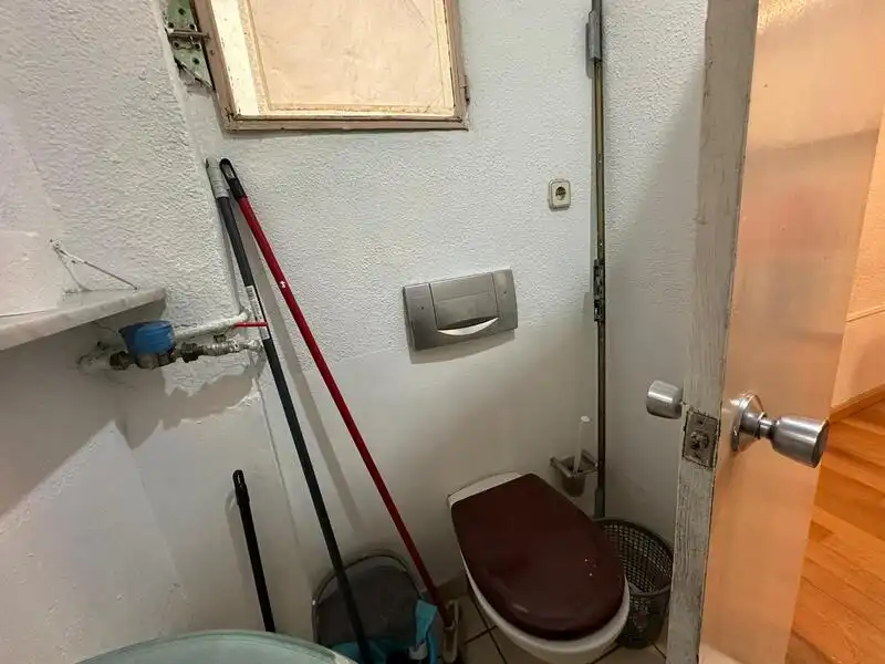 Baño de Local de alquiler en Madrid