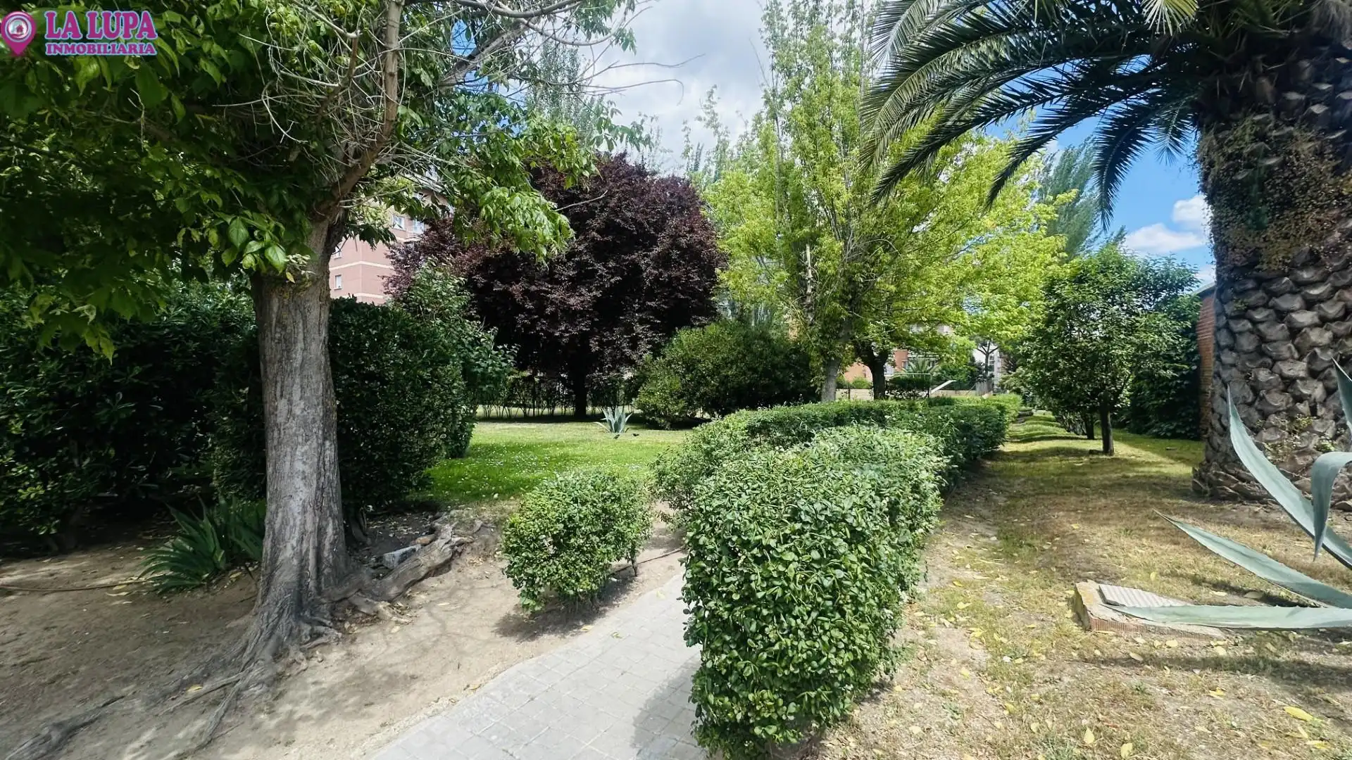 Exterior view of Flat for sale in Madrid  with Air Conditioner, Heating and Private garden