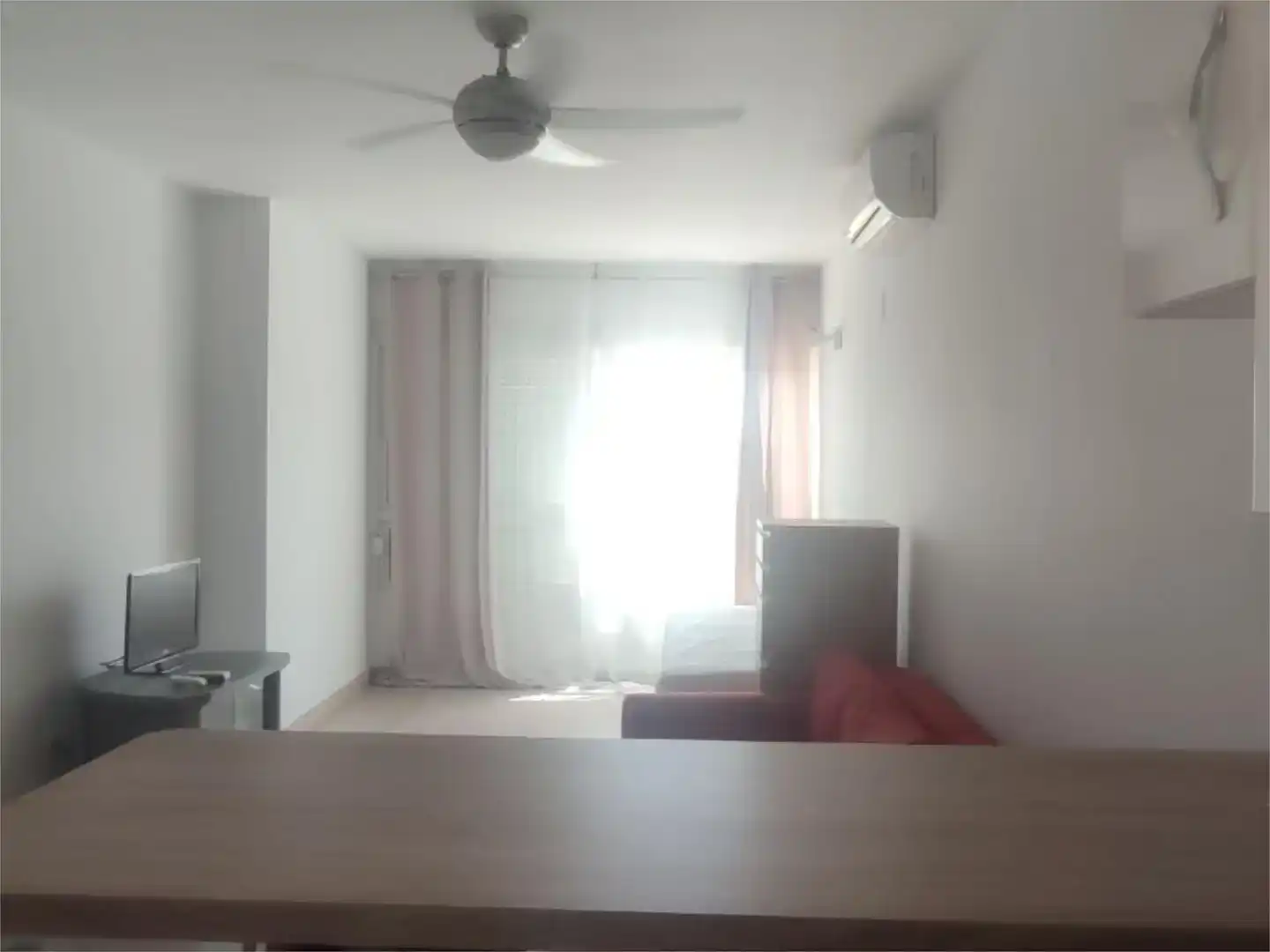 Sala d'estar de Estudi en venda en Torremolinos amb Aire condicionat, Parquet i Piscina