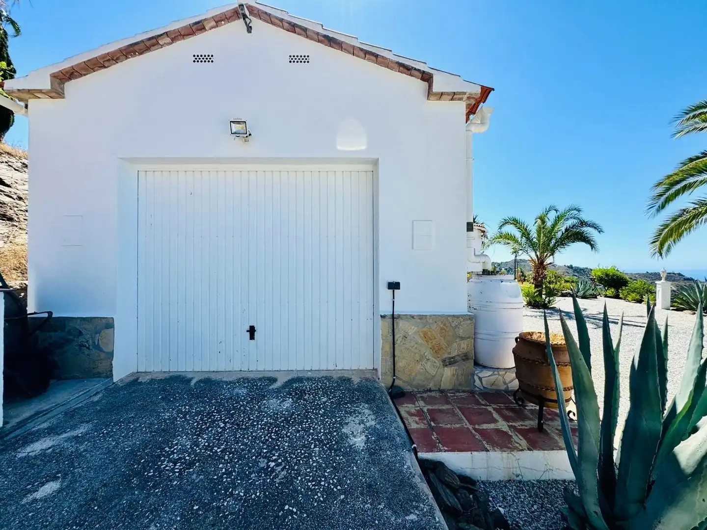Vista exterior de Casa o xalet en venda en Arenas amb Aire condicionat, Jardí privat i Traster