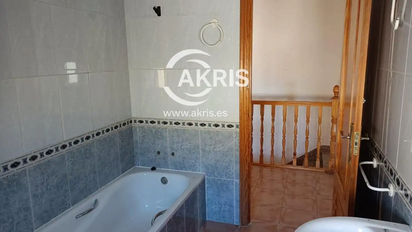 Houses for sale in Calle Colón, La Puebla de Almoradiel